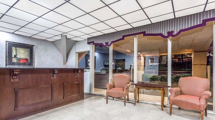 Howard Johnson Inn Athens Lobby