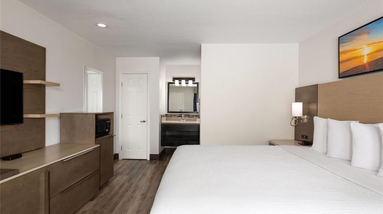 Days Inn Monterey Downtown Room