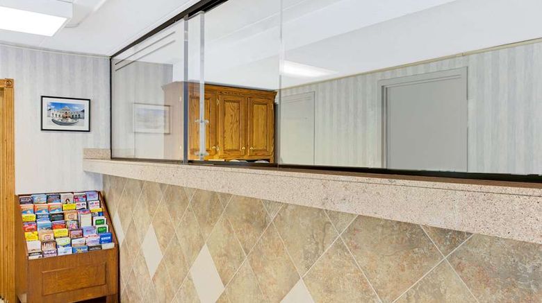 <b>Super 8 Laurel Lobby</b>. Images powered by <a href="https://iceportal.shijigroup.com/" title="IcePortal" target="_blank">IcePortal</a>.