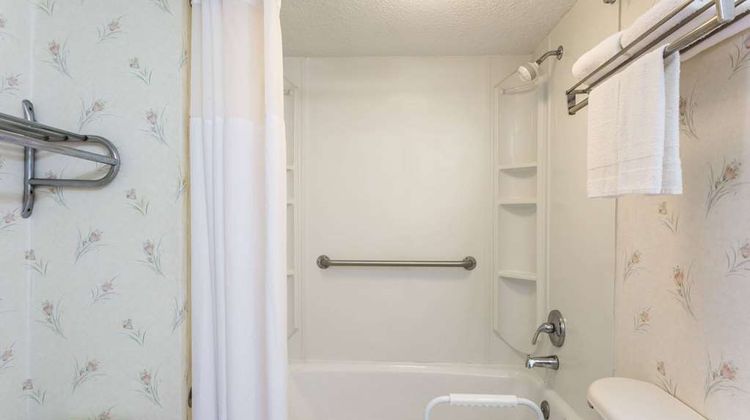 Days Inn Ashland Room