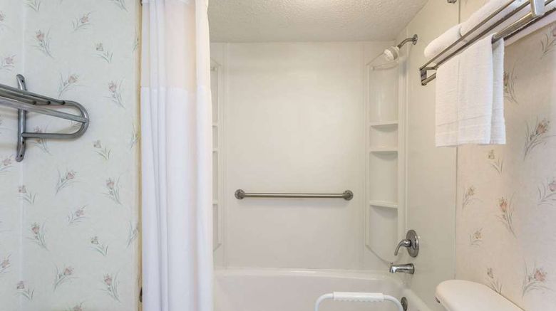<b>Days Inn Ashland Room</b>. Images powered by <a href="https://iceportal.shijigroup.com/" title="IcePortal" target="_blank">IcePortal</a>.