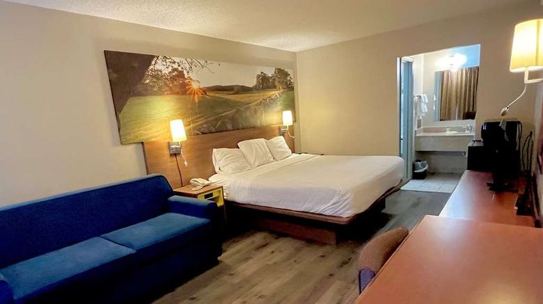 <b>Days Inn Ashland Room</b>. Images powered by <a href="https://iceportal.shijigroup.com/" title="IcePortal" target="_blank">IcePortal</a>.