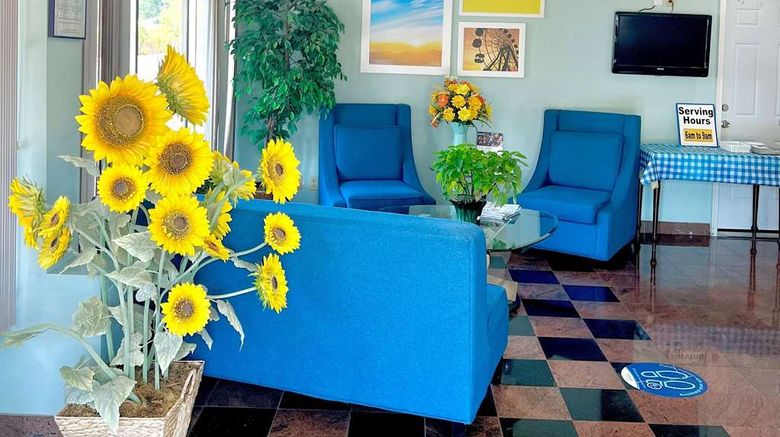 <b>Days Inn Ashland Lobby</b>. Images powered by <a href="https://iceportal.shijigroup.com/" title="IcePortal" target="_blank">IcePortal</a>.
