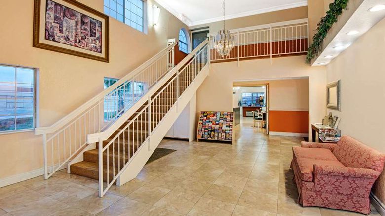 <b>Days Inn San Antonio Airport Lobby</b>. Images powered by <a href="https://iceportal.shijigroup.com/" title="IcePortal" target="_blank">IcePortal</a>.