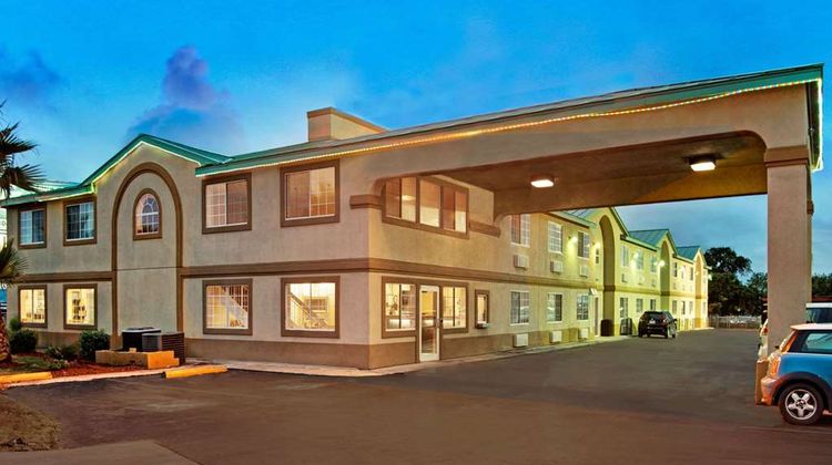 Days Inn San Antonio Airport Exterior