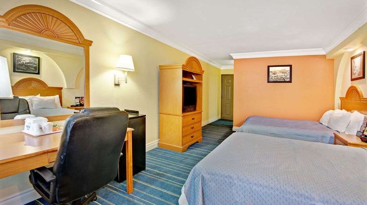 Days Inn San Antonio Airport Room
