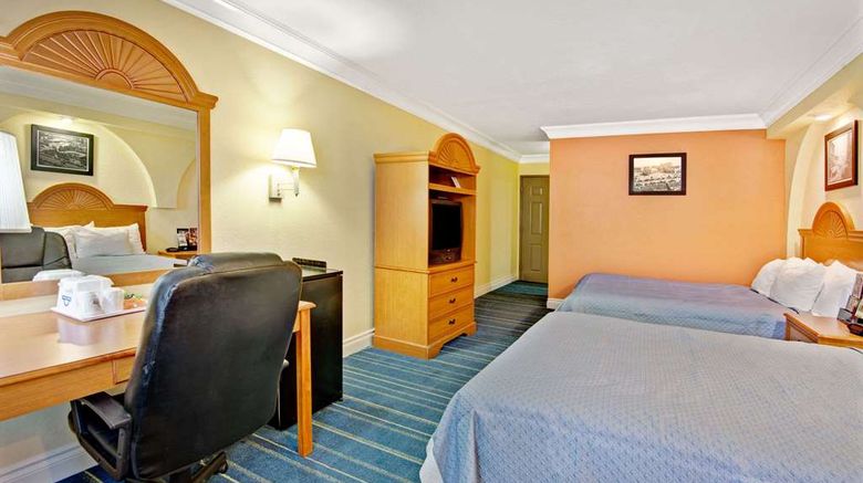 <b>Days Inn San Antonio Airport Room</b>. Images powered by <a href="https://iceportal.shijigroup.com/" title="IcePortal" target="_blank">IcePortal</a>.
