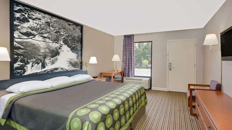 Super 8 Athens Room