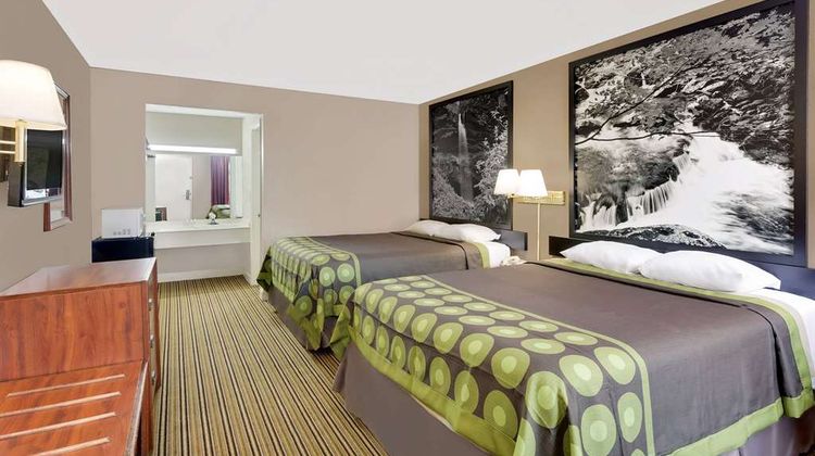Super 8 Athens Room