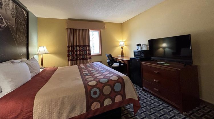 Super 8 Staunton Room