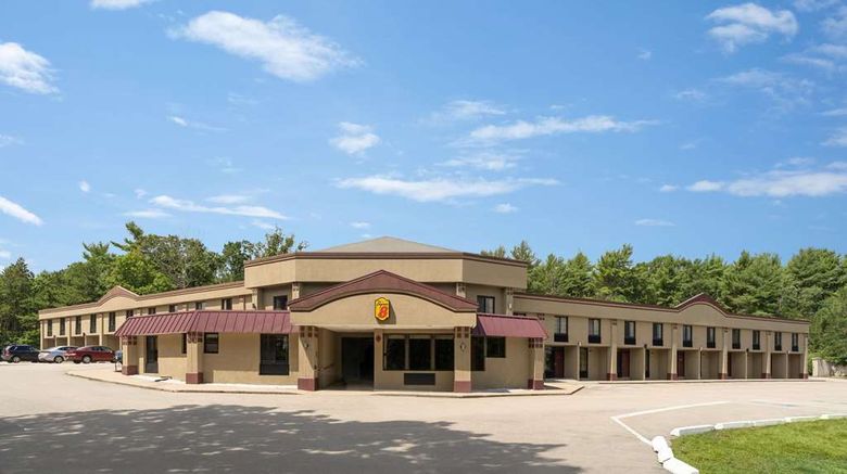 Super 8 West Greenwich/Providence Exterior. Images powered by <a href="https://iceportal.shijigroup.com" target="_blank" rel="noopener">Ice Portal</a>.