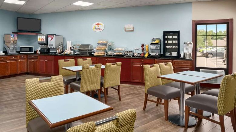 <b>Super 8 West Greenwich/Providence Restaurant</b>. Images powered by <a href="https://iceportal.shijigroup.com/" title="IcePortal" target="_blank">IcePortal</a>.