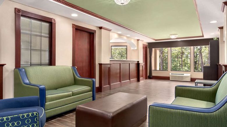 <b>Super 8 West Greenwich/Providence Lobby</b>. Images powered by <a href="https://iceportal.shijigroup.com/" title="IcePortal" target="_blank">IcePortal</a>.