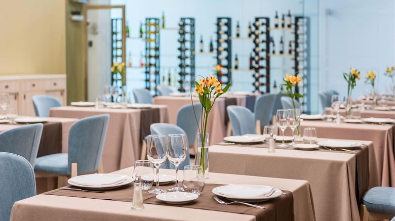 <b>Hotel Guadalajara, affiliated by Melia Restaurant</b>. Images powered by <a href="https://iceportal.shijigroup.com/" title="IcePortal" target="_blank">IcePortal</a>.