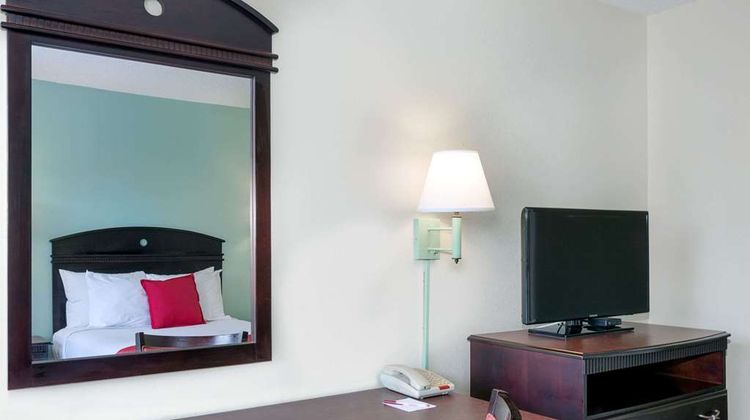 Ramada Pelham Room