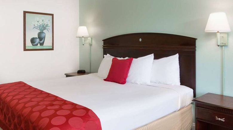 <b>Ramada Pelham Room</b>. Images powered by <a href="https://iceportal.shijigroup.com/" title="IcePortal" target="_blank">IcePortal</a>.