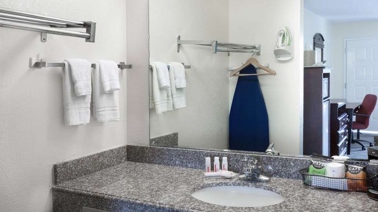 <b>Ramada Pelham Room</b>. Images powered by <a href="https://iceportal.shijigroup.com/" title="IcePortal" target="_blank">IcePortal</a>.