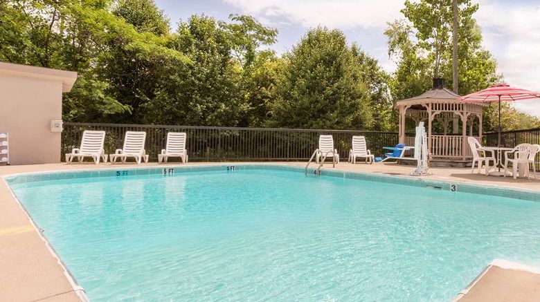 <b>Ramada Pelham Pool</b>. Images powered by <a href="https://iceportal.shijigroup.com/" title="IcePortal" target="_blank">IcePortal</a>.