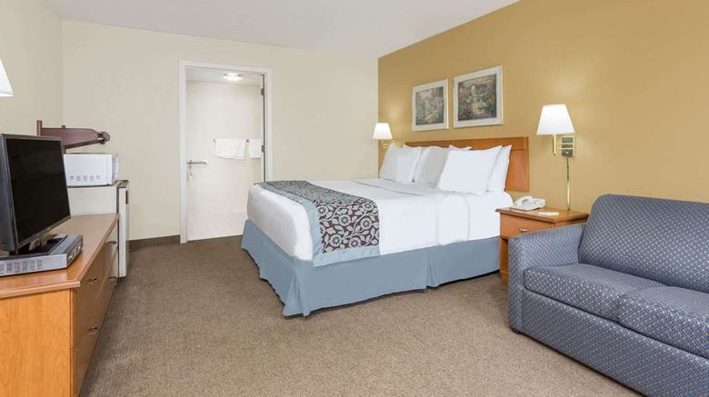 <b>Days Inn Elberton Room</b>. Images powered by <a href="https://iceportal.shijigroup.com/" title="IcePortal" target="_blank">IcePortal</a>.