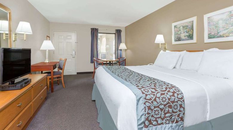 <b>Days Inn Elberton Room</b>. Images powered by <a href="https://iceportal.shijigroup.com/" title="IcePortal" target="_blank">IcePortal</a>.