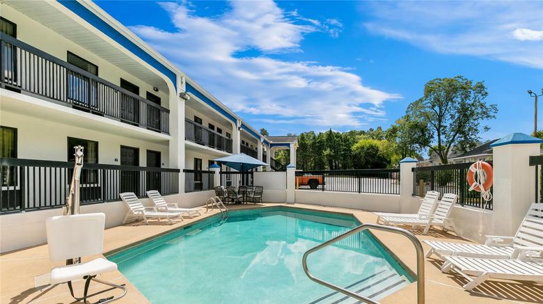 <b>Days Inn Elberton Pool</b>. Images powered by <a href="https://iceportal.shijigroup.com/" title="IcePortal" target="_blank">IcePortal</a>.