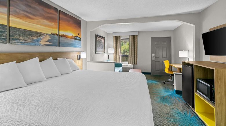<b>Days Inn Elberton Suite</b>. Images powered by <a href="https://iceportal.shijigroup.com/" title="IcePortal" target="_blank">IcePortal</a>.