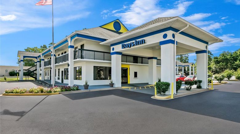 <b>Days Inn Elberton Exterior</b>. Images powered by <a href="https://iceportal.shijigroup.com/" title="IcePortal" target="_blank">IcePortal</a>.