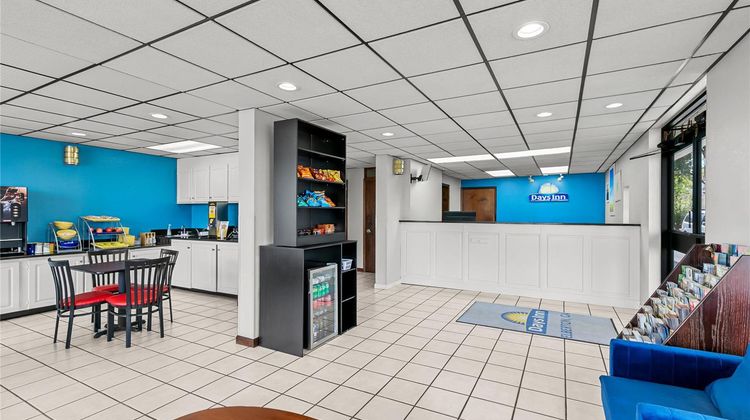 Days Inn Elberton Lobby