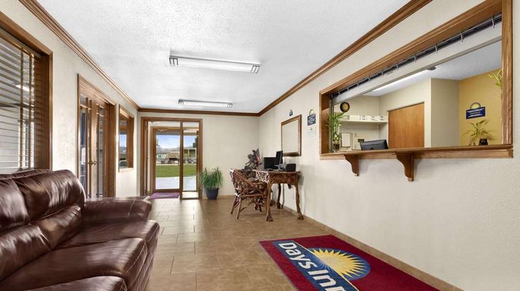 Days Inn Sheridan Lobby