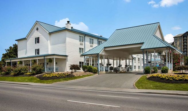 Ramada Pigeon Forge North Exterior