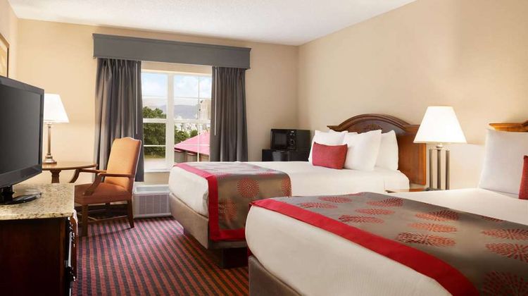 Ramada Pigeon Forge North Room