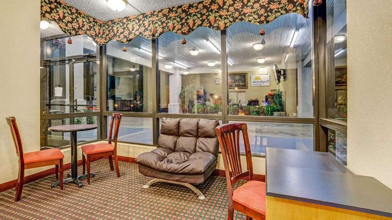 <b>Days Inn Hernando Lobby</b>. Images powered by <a href="https://iceportal.shijigroup.com/" title="IcePortal" target="_blank">IcePortal</a>.