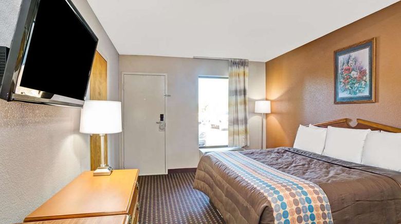<b>Days Inn Hernando Room</b>. Images powered by <a href="https://iceportal.shijigroup.com/" title="IcePortal" target="_blank">IcePortal</a>.