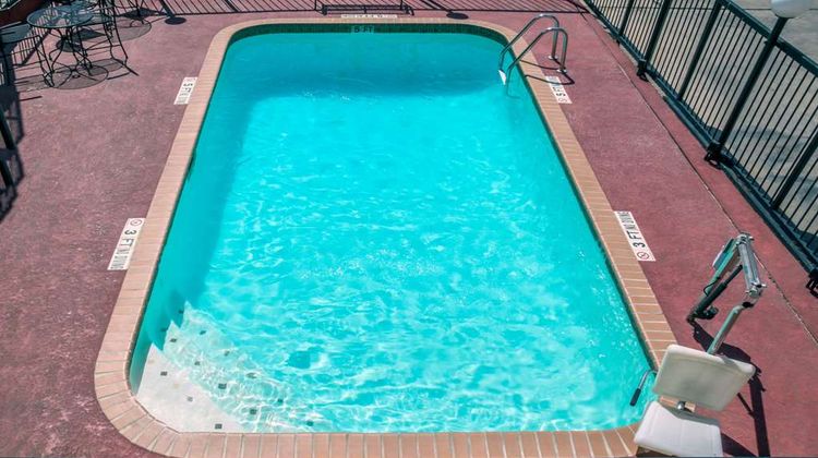 Days Inn San Antonio I-35 North Pool