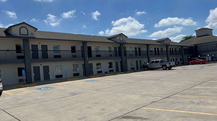 Days Inn San Antonio I-35 North Exterior