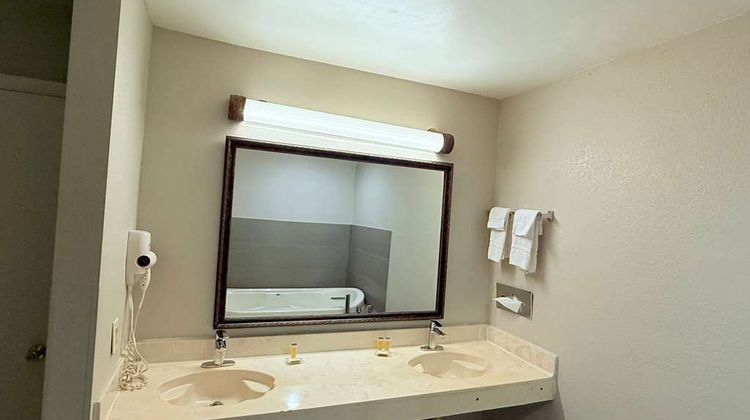 Days Inn San Antonio I-35 North Room