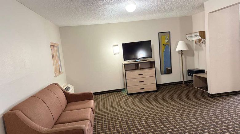 <b>Days Inn San Antonio I-35 North Room</b>. Images powered by <a href="https://iceportal.shijigroup.com/" title="IcePortal" target="_blank">IcePortal</a>.