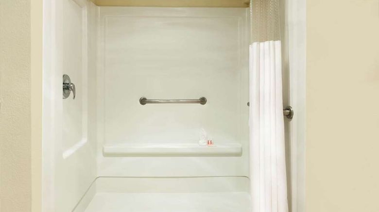 <b>Howard Johnson Express Ballpark Room</b>. Images powered by <a href="https://iceportal.shijigroup.com/" title="IcePortal" target="_blank">IcePortal</a>.