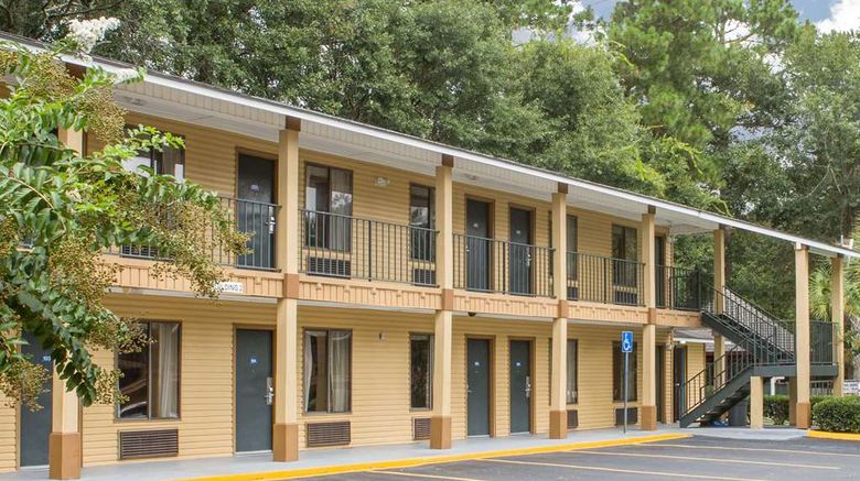 <b>Howard Johnson Inn Dothan Exterior</b>. Images powered by <a href="https://iceportal.shijigroup.com/" title="IcePortal" target="_blank">IcePortal</a>.