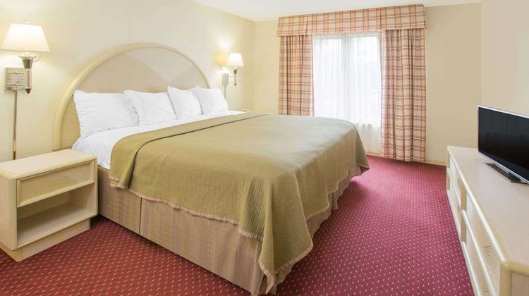 Howard Johnson Inn Dothan Suite