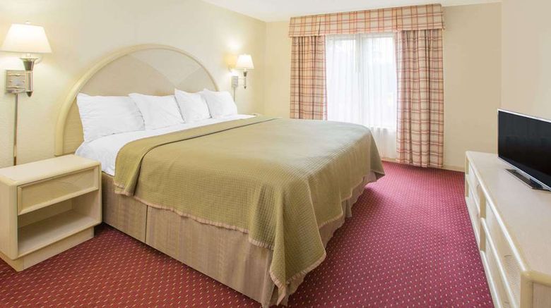<b>Howard Johnson Inn Dothan Suite</b>. Images powered by <a href="https://iceportal.shijigroup.com/" title="IcePortal" target="_blank">IcePortal</a>.