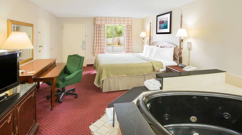 <b>Howard Johnson Inn Dothan Room</b>. Images powered by <a href="https://iceportal.shijigroup.com/" title="IcePortal" target="_blank">IcePortal</a>.
