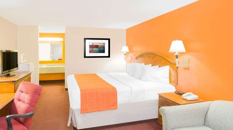 <b>Howard Johnson Inn Dothan Room</b>. Images powered by <a href="https://iceportal.shijigroup.com/" title="IcePortal" target="_blank">IcePortal</a>.