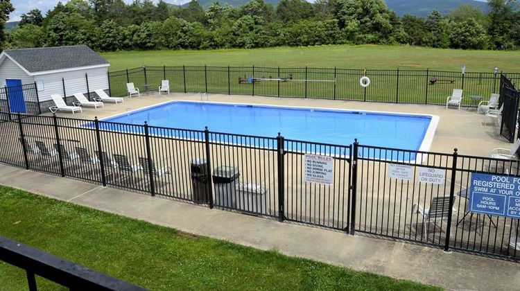 Days Inn Luray Shenandoah Pool