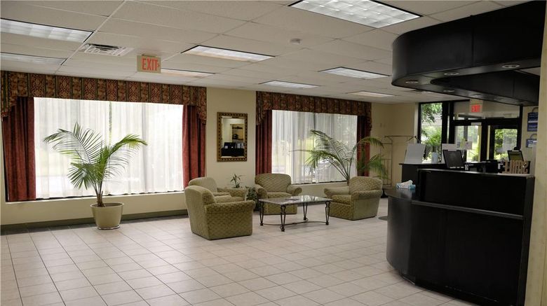 <b>Days Inn Luray Shenandoah Lobby</b>. Images powered by <a href="https://iceportal.shijigroup.com/" title="IcePortal" target="_blank">IcePortal</a>.