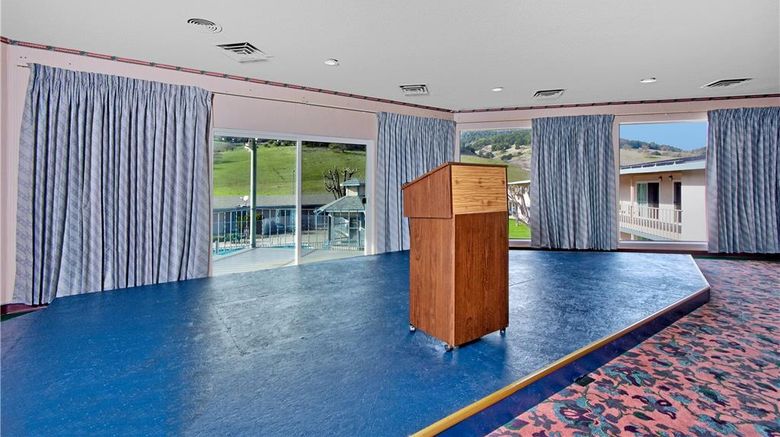 <b>Days Inn Novato/San Francisco Meeting</b>. Images powered by <a href="https://iceportal.shijigroup.com/" title="IcePortal" target="_blank">IcePortal</a>.
