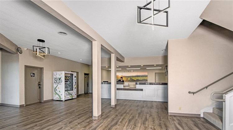 Days Inn Novato/San Francisco Lobby