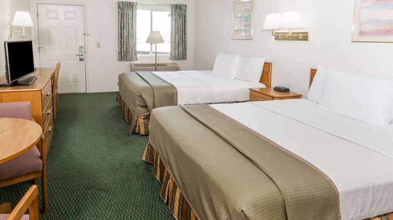<b>Howard Johnson Express Inn - Roseburg Room</b>. Images powered by <a href="https://iceportal.shijigroup.com/" title="IcePortal" target="_blank">IcePortal</a>.