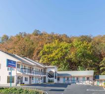 Howard Johnson Express Inn - Roseburg Exterior