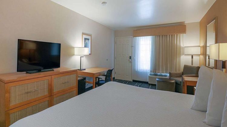 Ramada Costa Mesa/Newport Beach Room